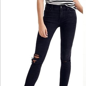 Madewell lived in black ripped knee jeans size 29